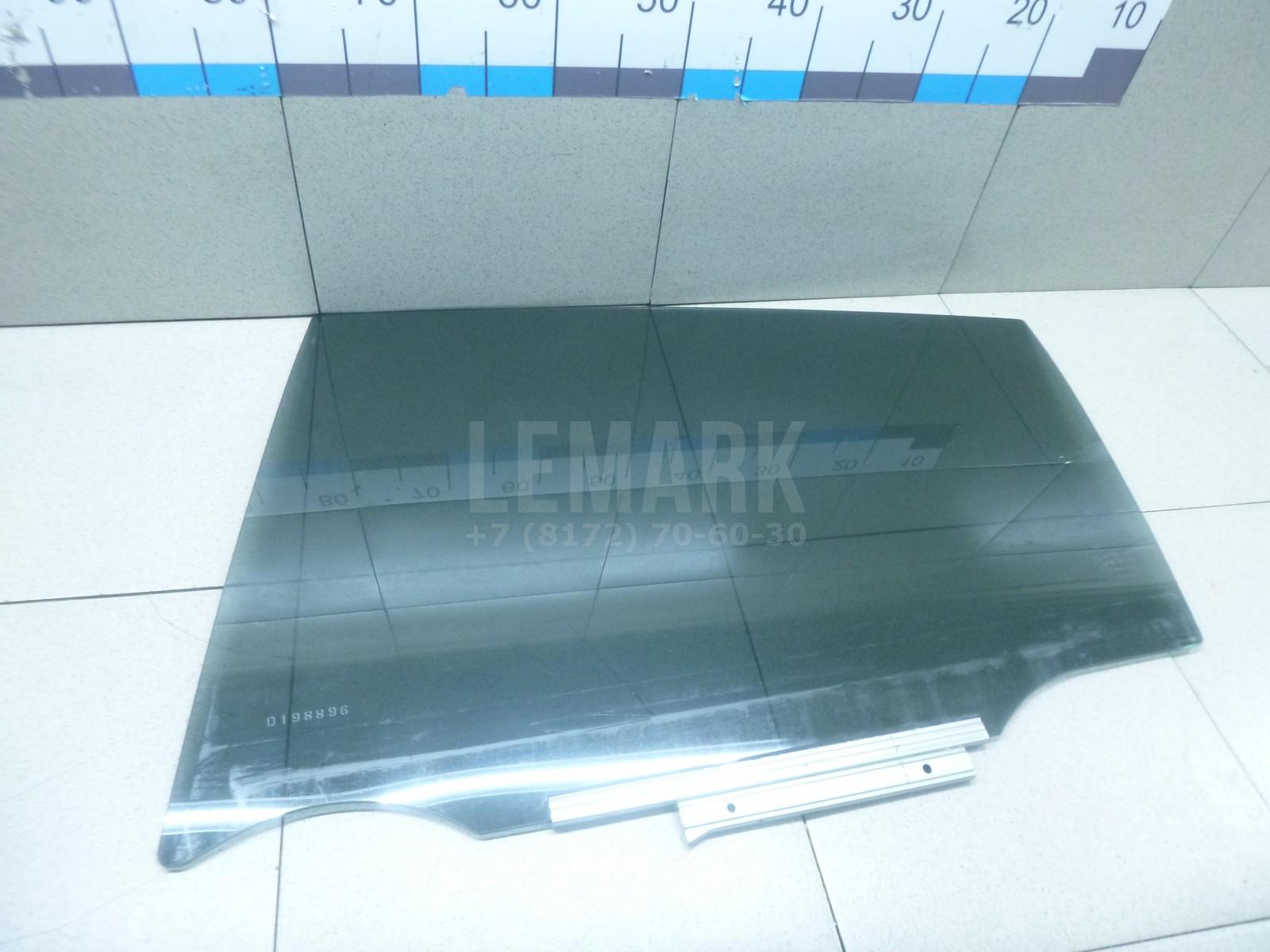 Стекло двери задней левой 6811442150 Toyota