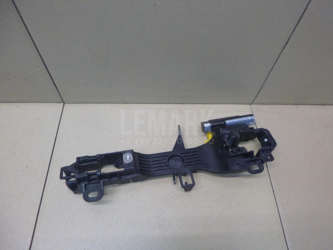 Кронштейн ручки 6920242040 Toyota