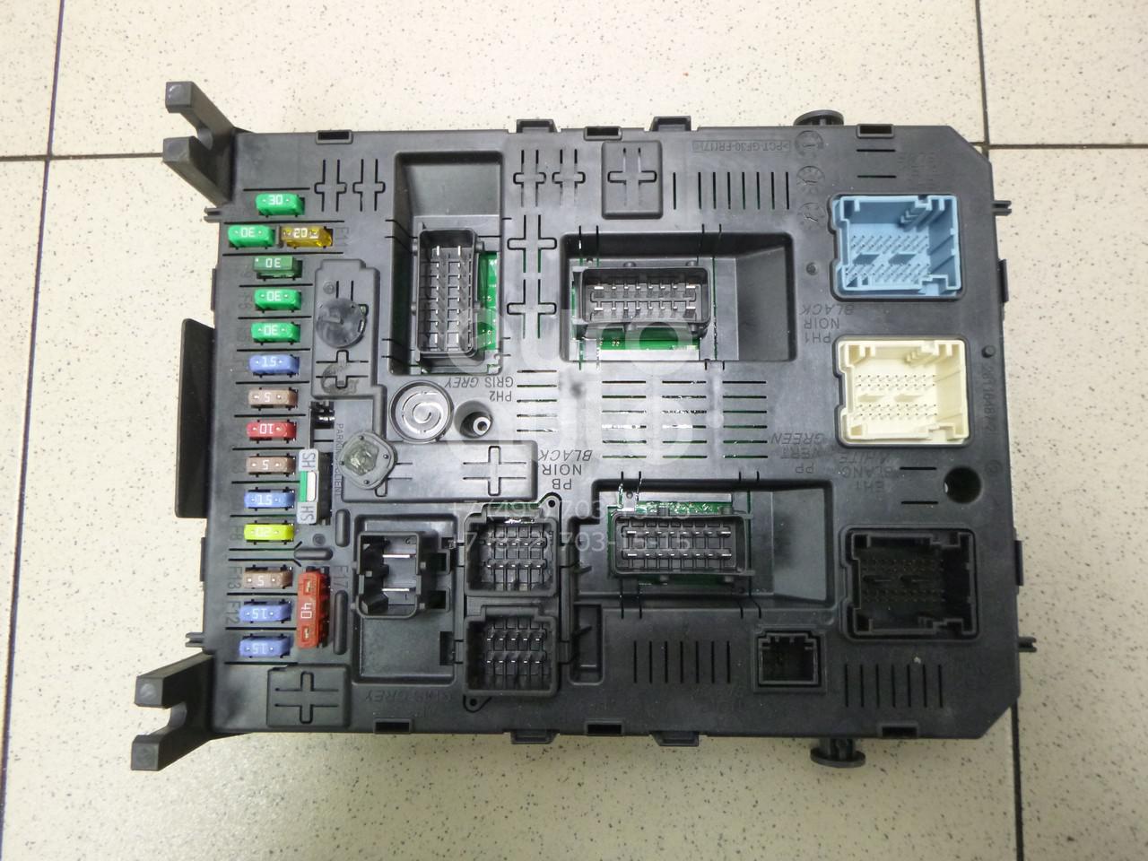 Пежо партнер предохранители. Citroen c4 2005 блок BSM. Блок предохранителей Ситроен с4. Пежо партнер 2010 блок БСМ. Блок предохранителей Пежо партнер 2013 артикул.