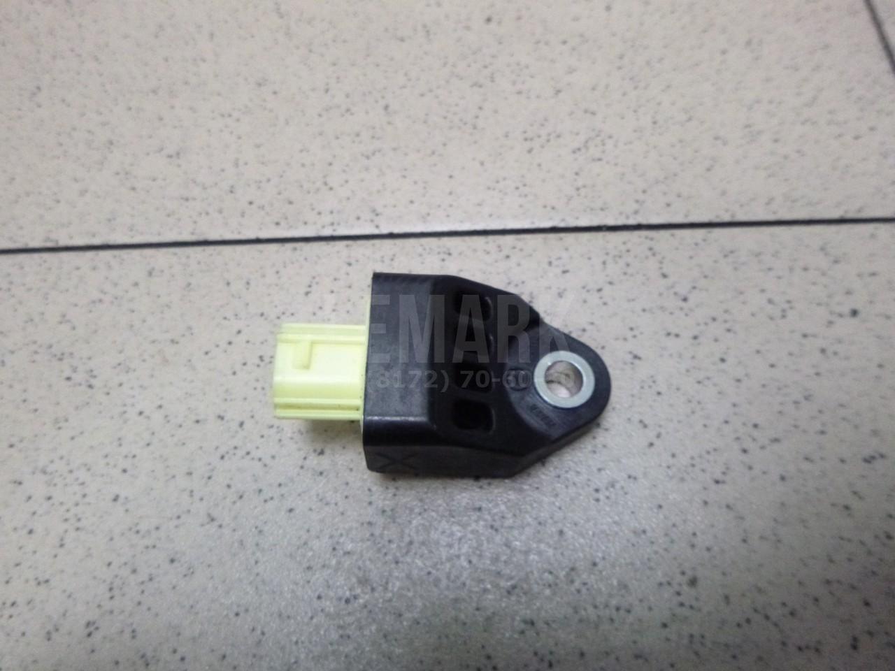 Датчик AIR BAG 8983106020 Toyota