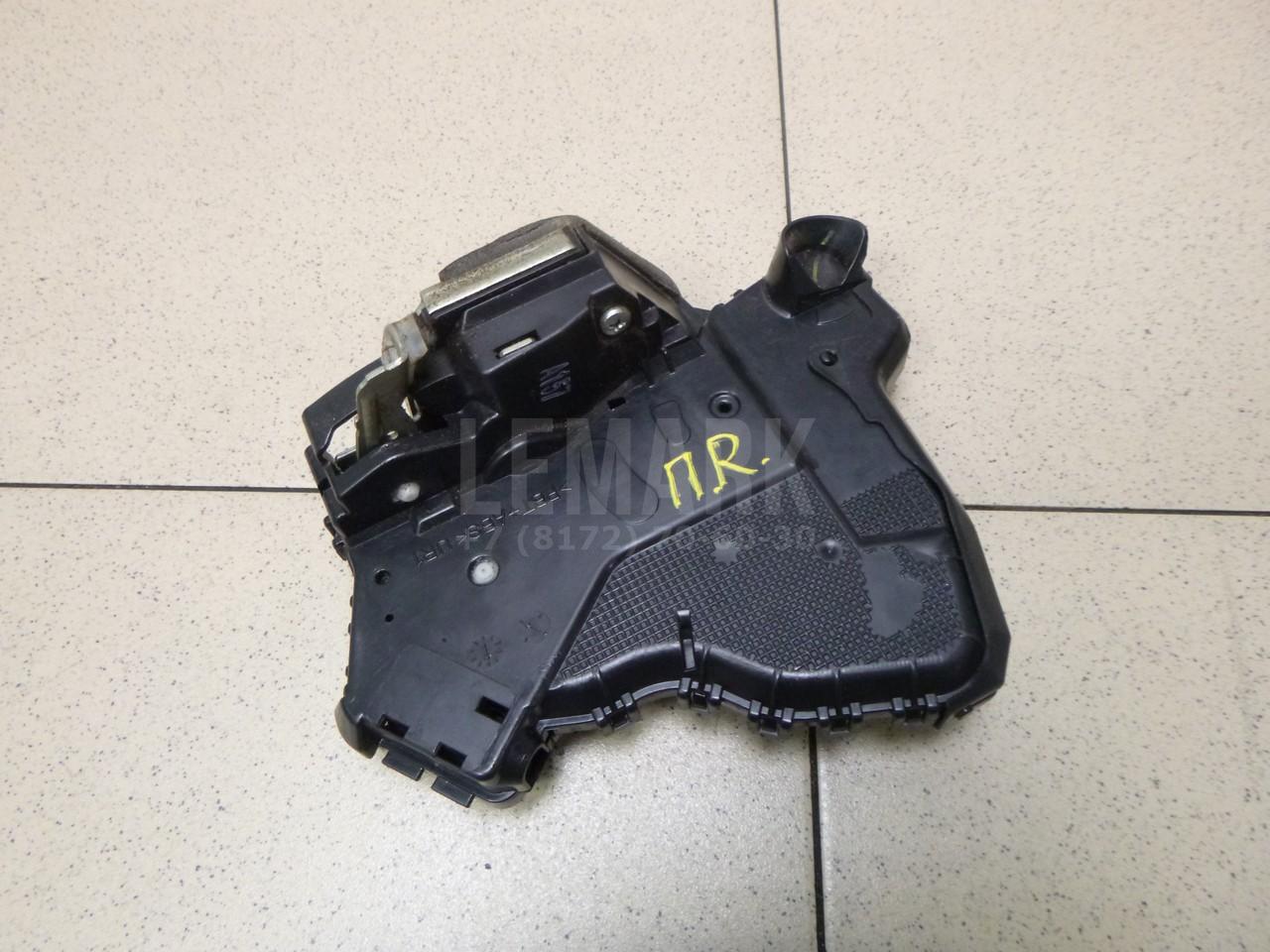 Замок двери передней правой 6903006200 Toyota