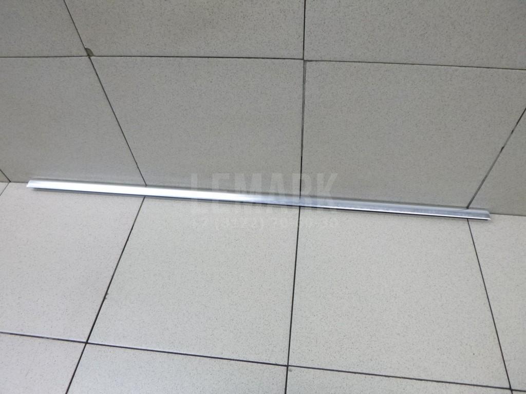 Накладка стекла заднего правого 7L6839476GPRP VAG