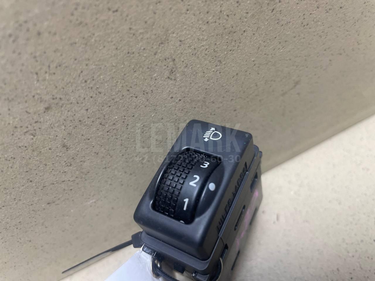 Кнопка корректора фар 25190JG01A Nissan