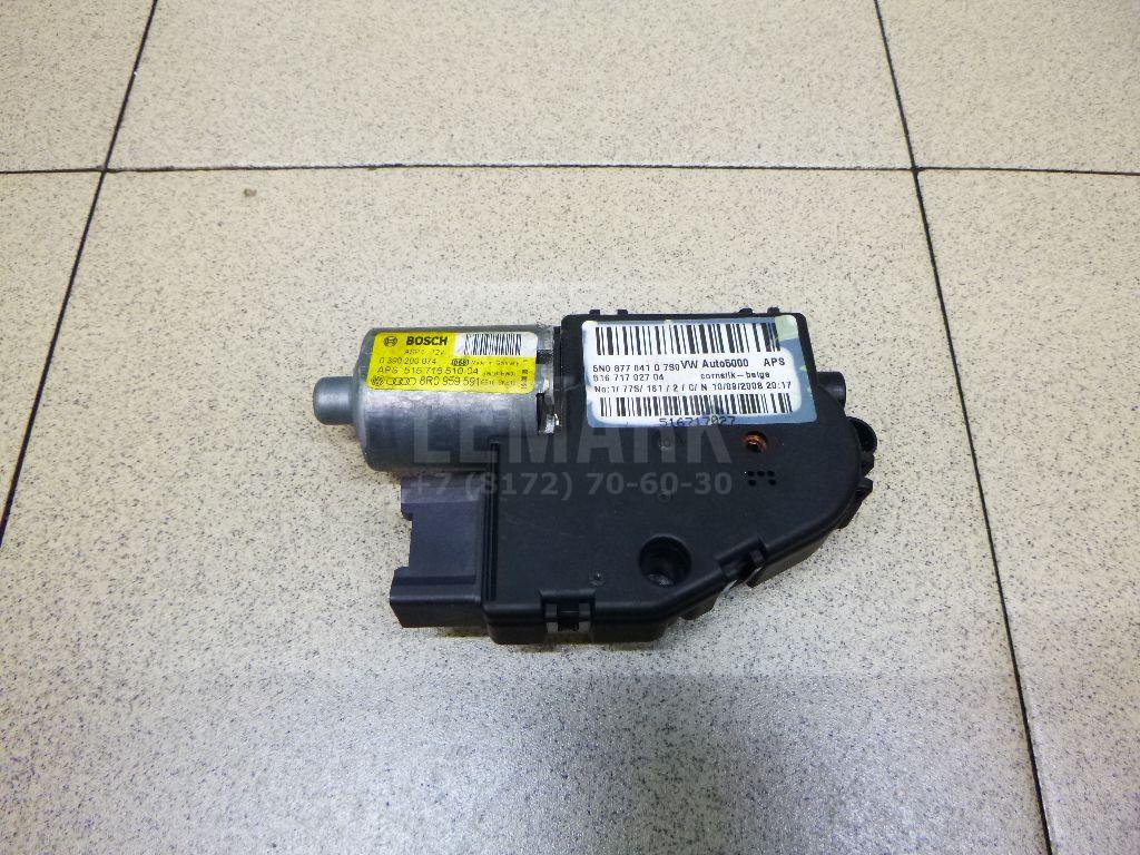 Моторчик люка 8R0959591A VAG