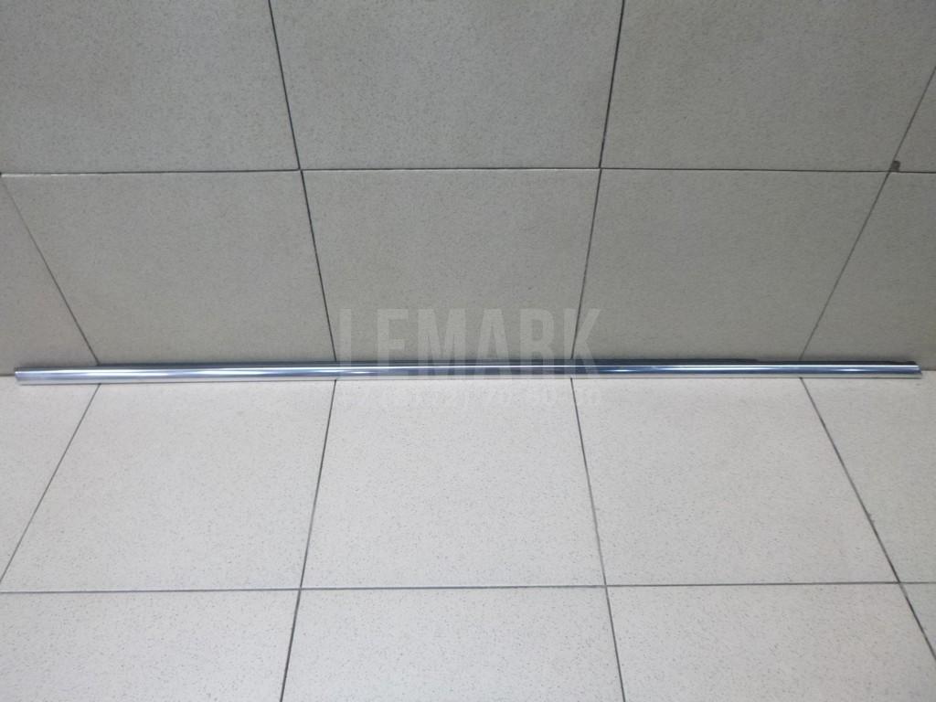 Накладка стекла переднего правого 3T0837476A VAG