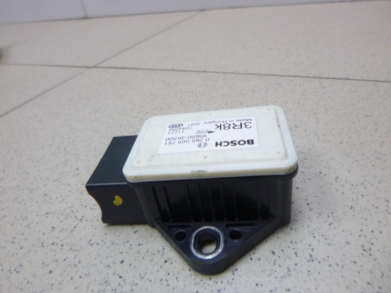 Датчик ускорения 956903K500 Hyundai-Kia