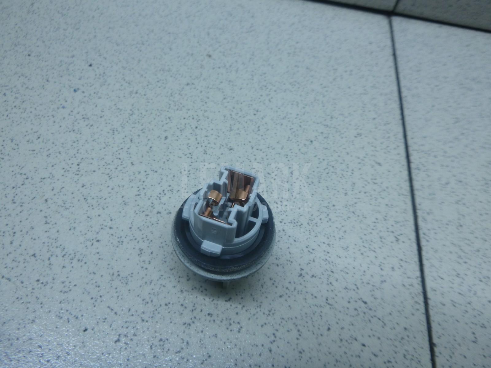 Патрон лампы 9007560028 Toyota