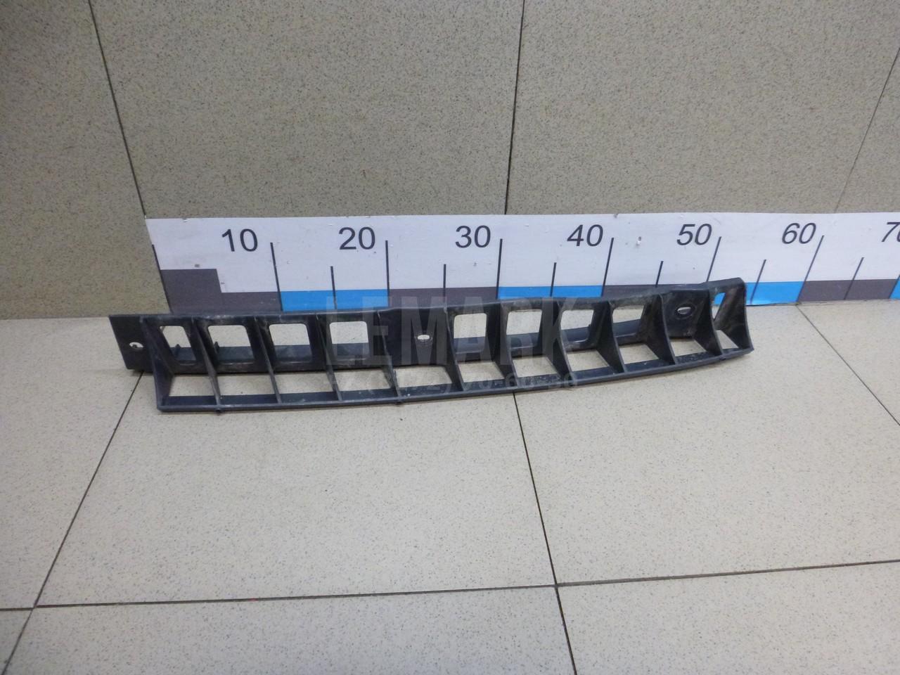 Направляющая заднего бампера левая 5L6807863 VAG
