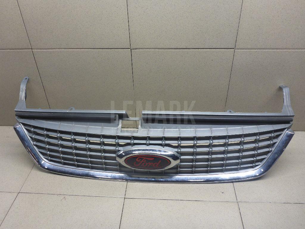 Решетка радиатора 1509636 Ford
