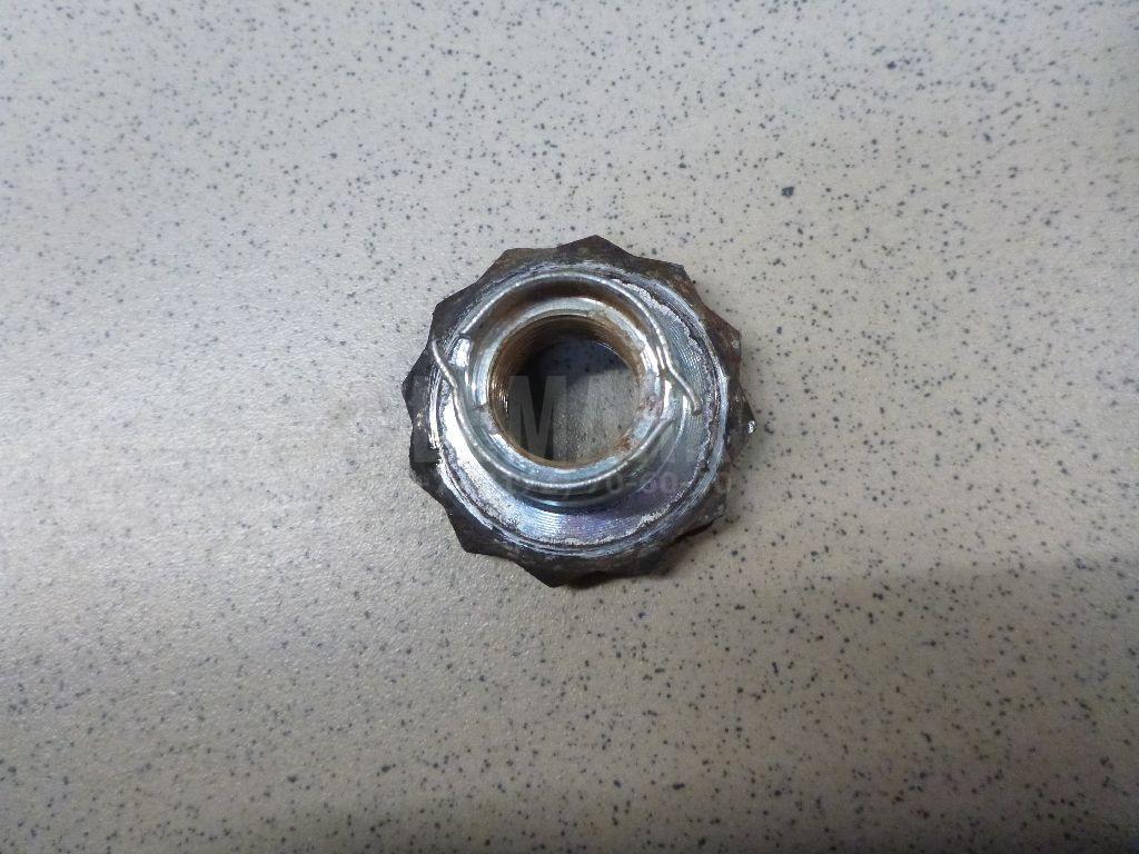 Гайка передней ступицы 6Q0407396B VAG