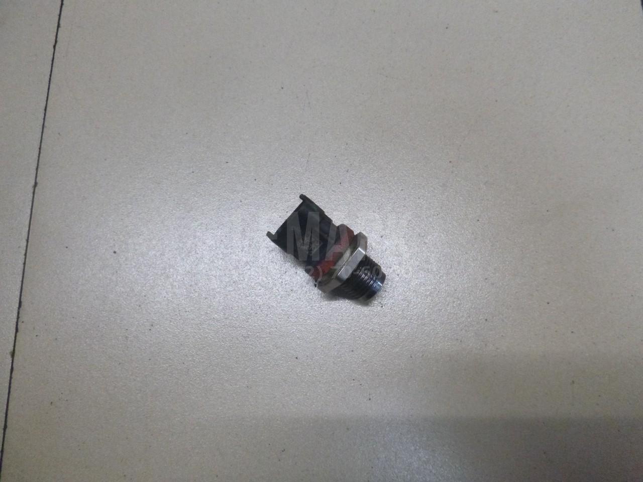 Датчик давления топлива 1663800Q0F Nissan