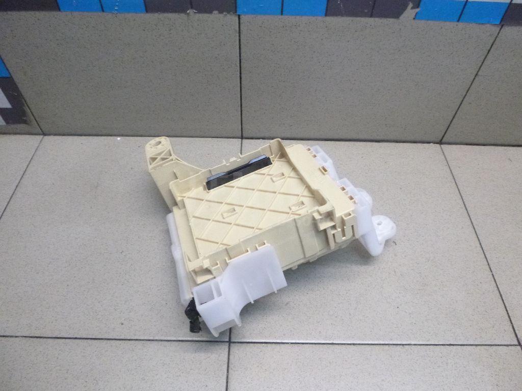 Блок предохранителей 8273042770 Toyota