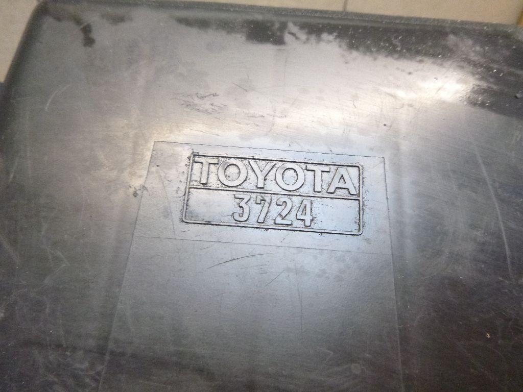 Корпус воздушного фильтра 1770037241 Toyota