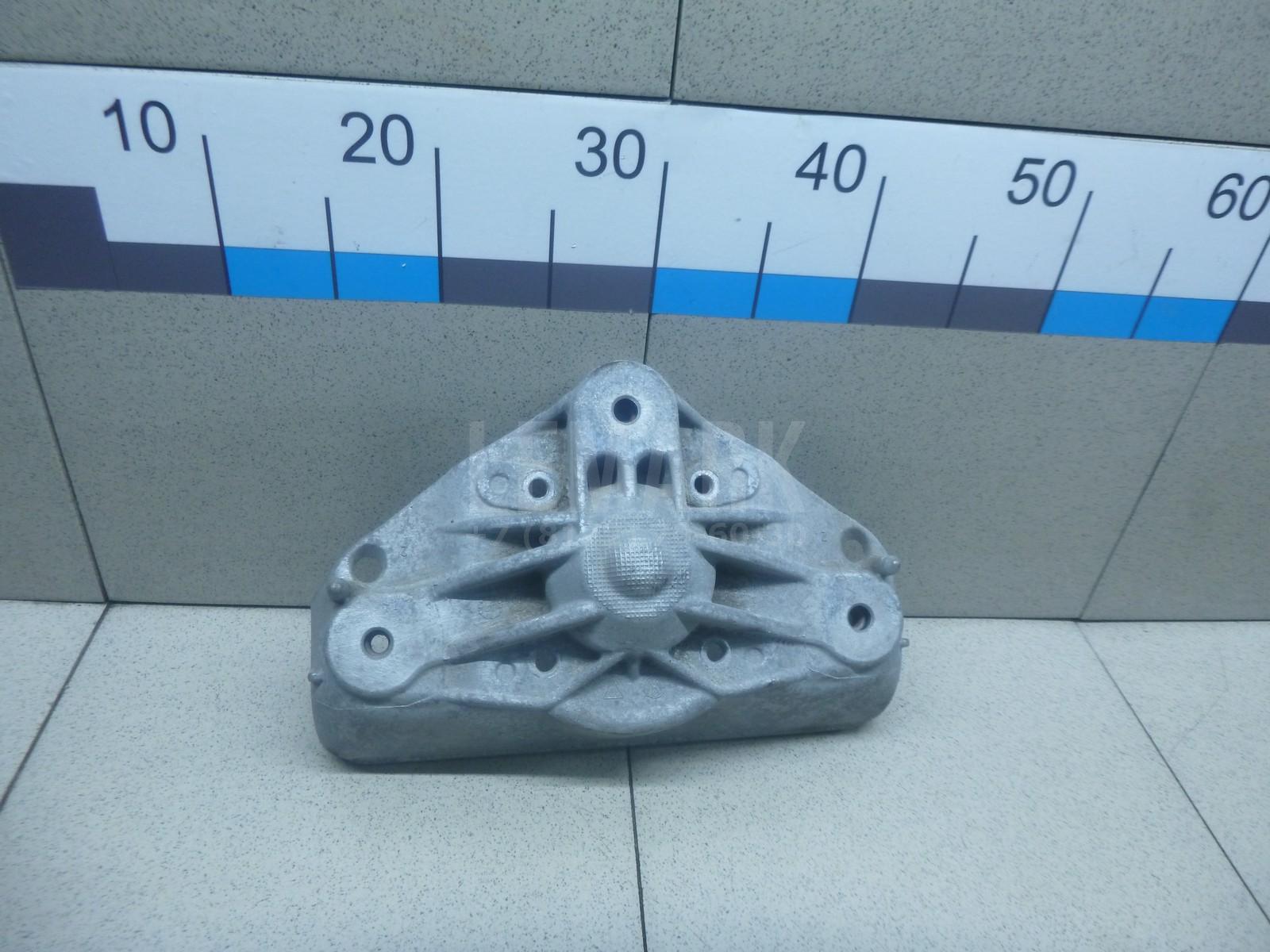 Кронштейн амортизатора 7L0412391E VAG