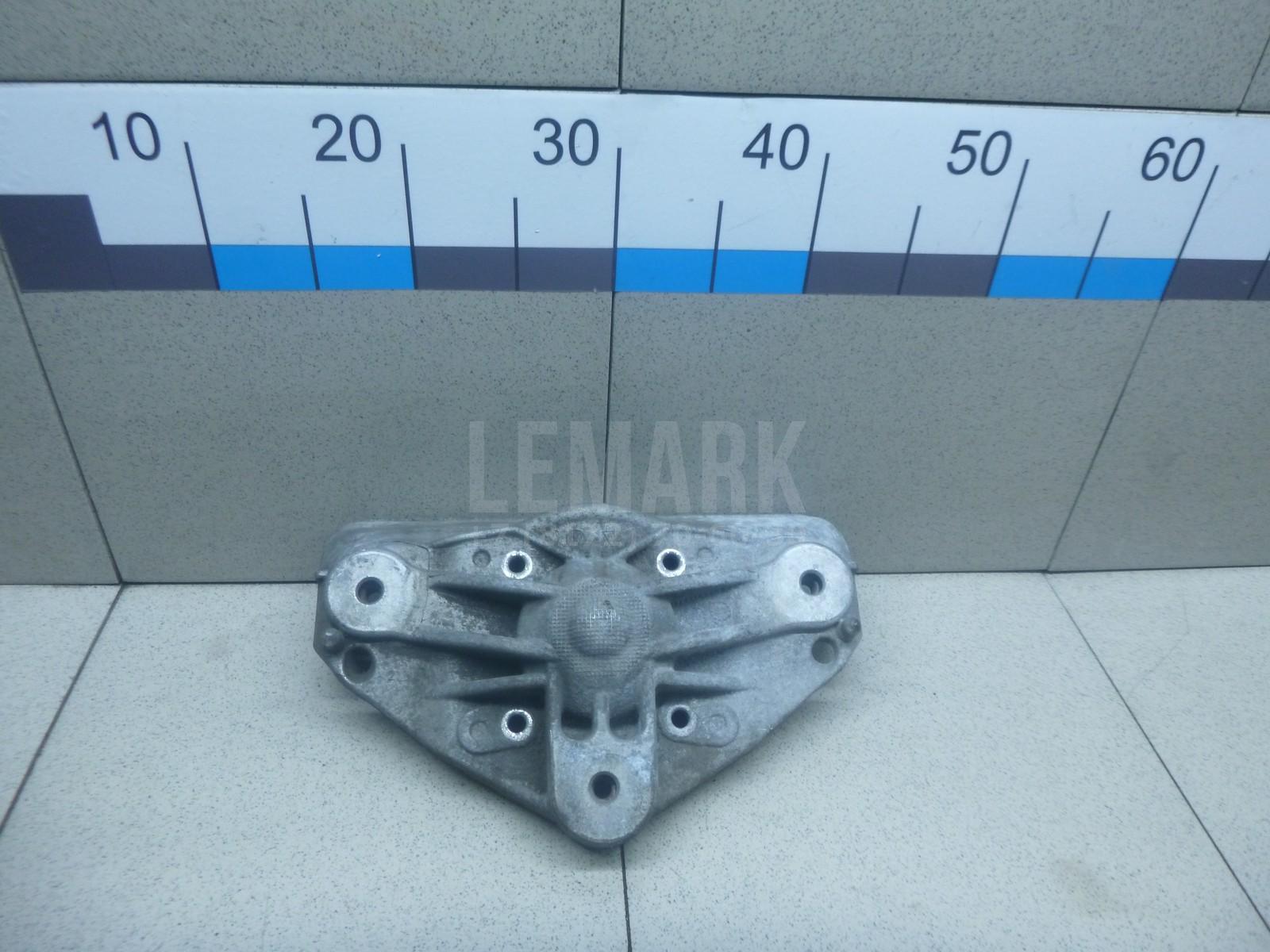 Кронштейн амортизатора 7L0412391E VAG
