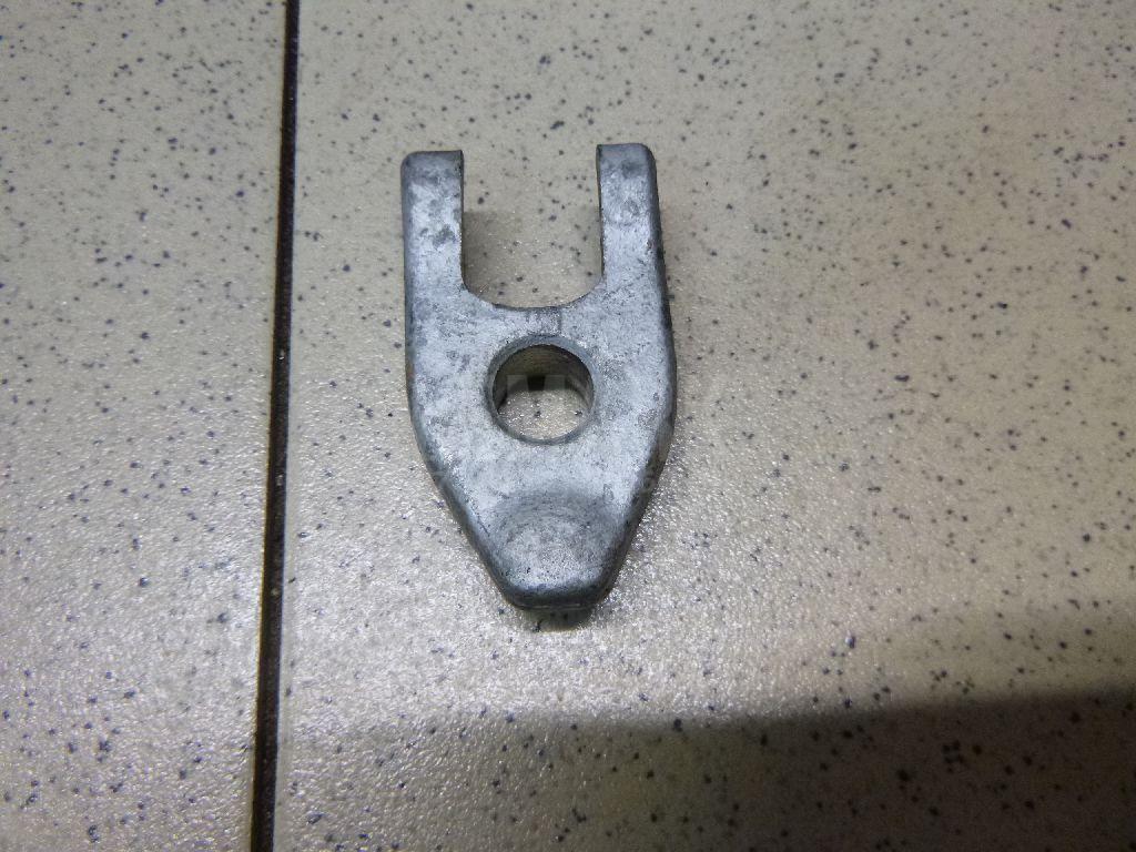 Кронштейн форсунки 1661000Q0A Nissan