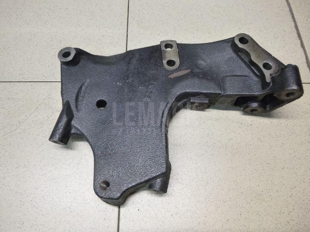 Кронштейн двигателя правый 13507JG70A Nissan