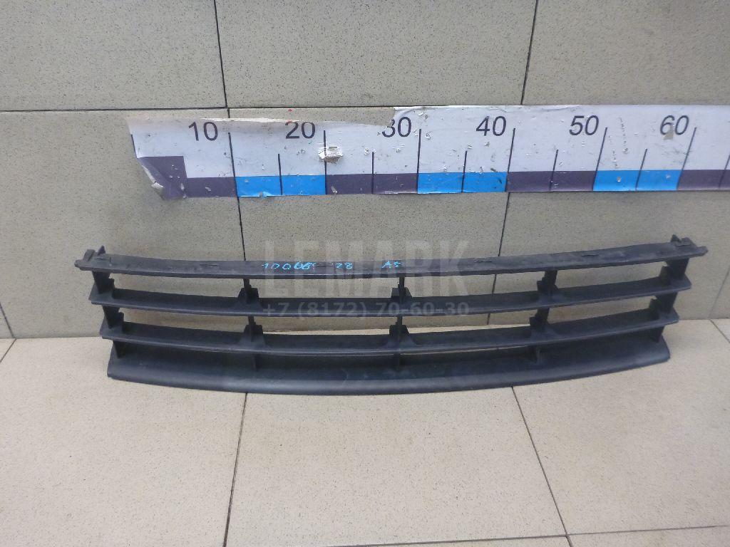 Решетка в бампер центральная 1Z0853677C VAG