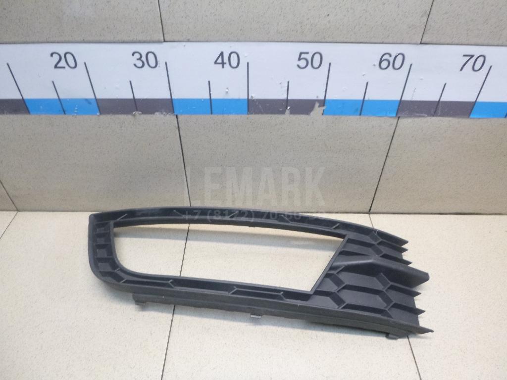 Решетка в бампер правая 5E08076829B9 VAG