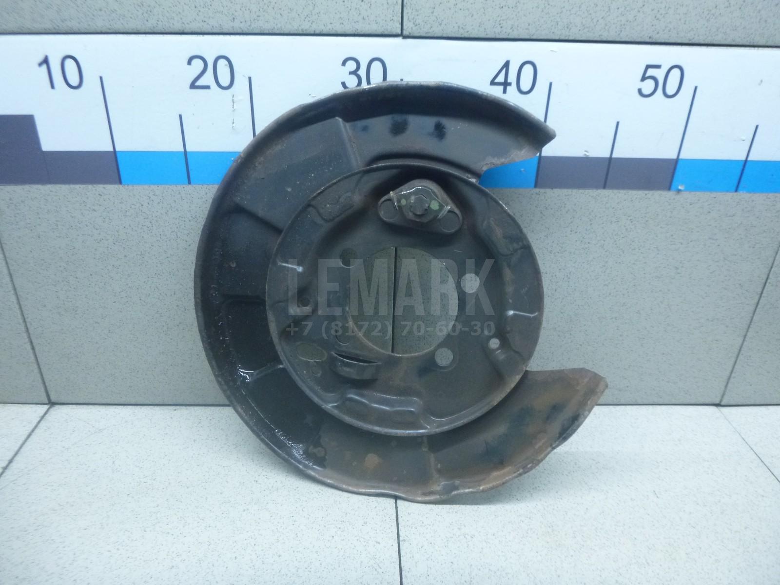 Щит опорный задний левый 4650442040 Toyota