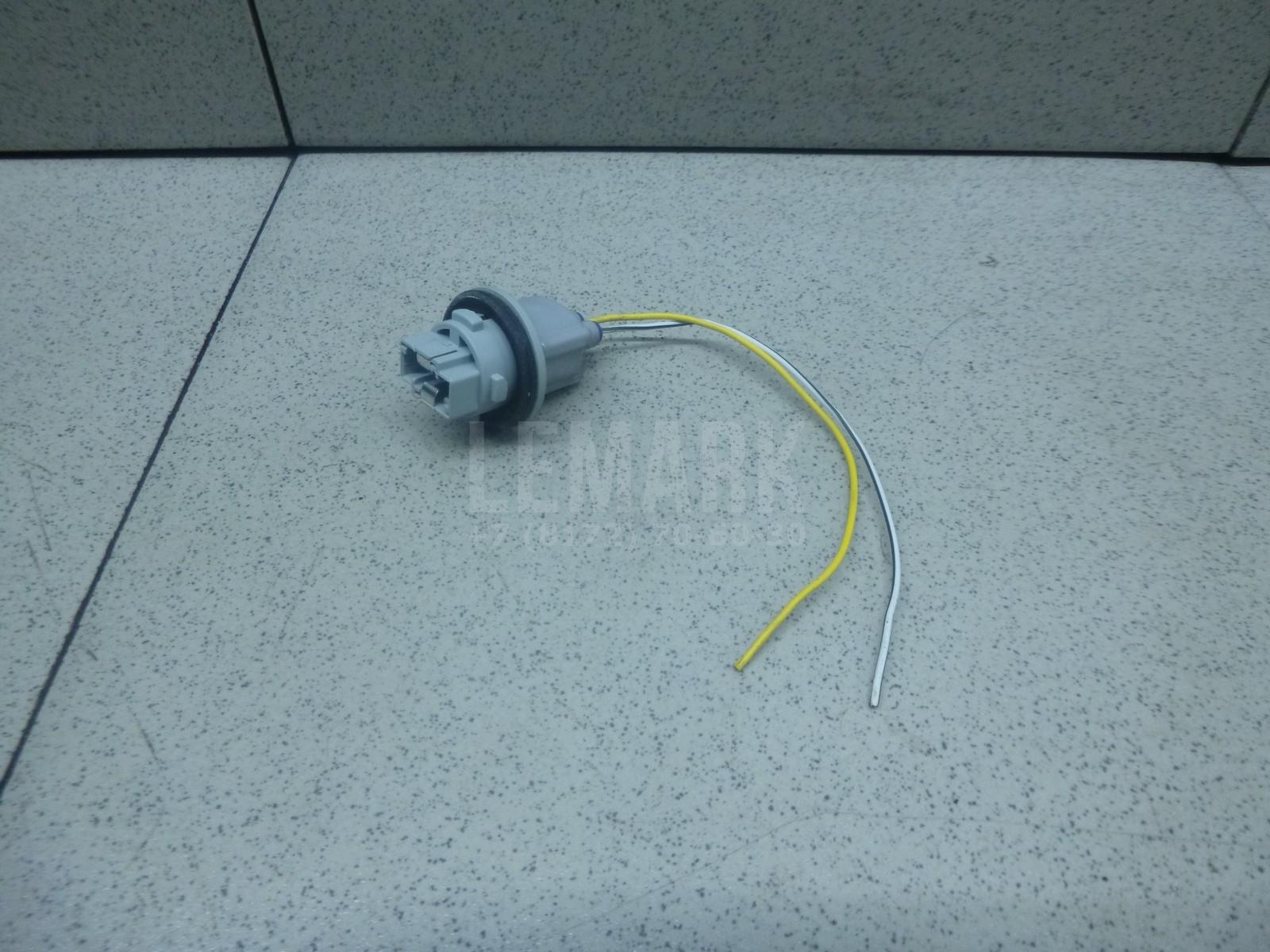 Патрон лампы 8151542050 Toyota