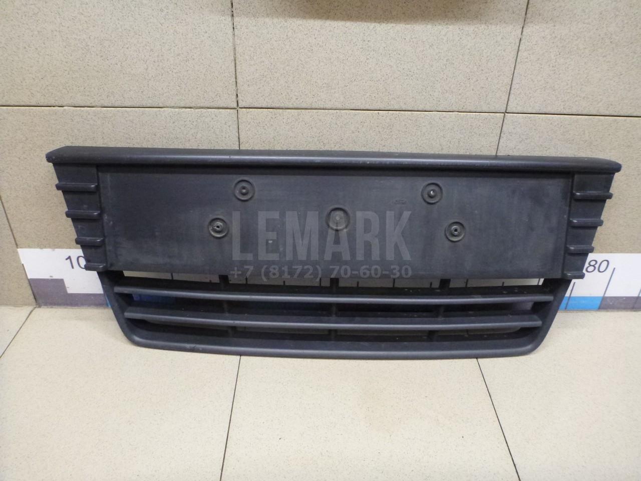 Решетка в бампер центральная 1759888 Ford