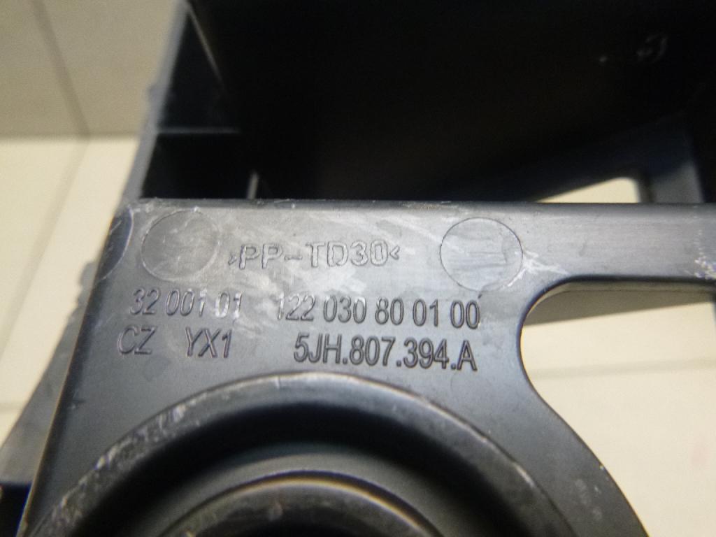 Направляющая заднего бампера правая 5JH807394A VAG