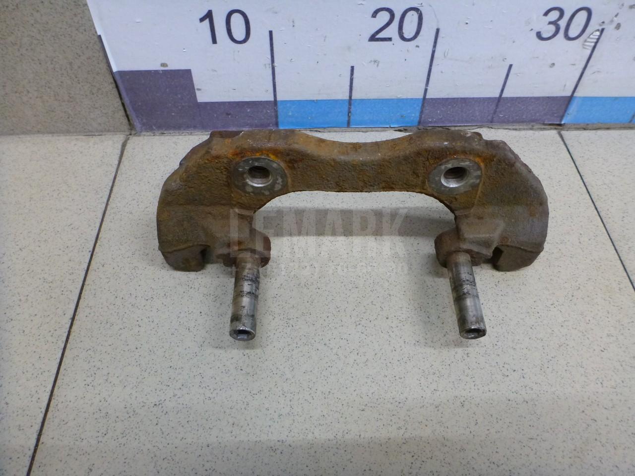 Скоба суппорта переднего 1471710 Ford