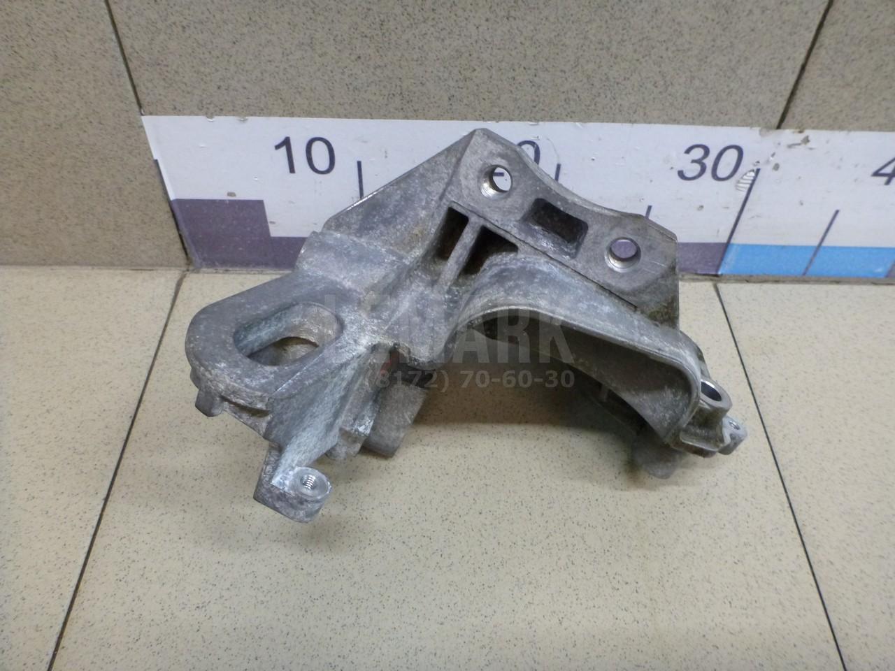 Кронштейн двигателя правый 1798070 Ford