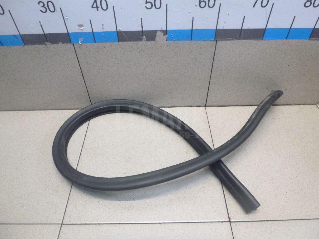 Уплотнитель капота 6V0823723A VAG