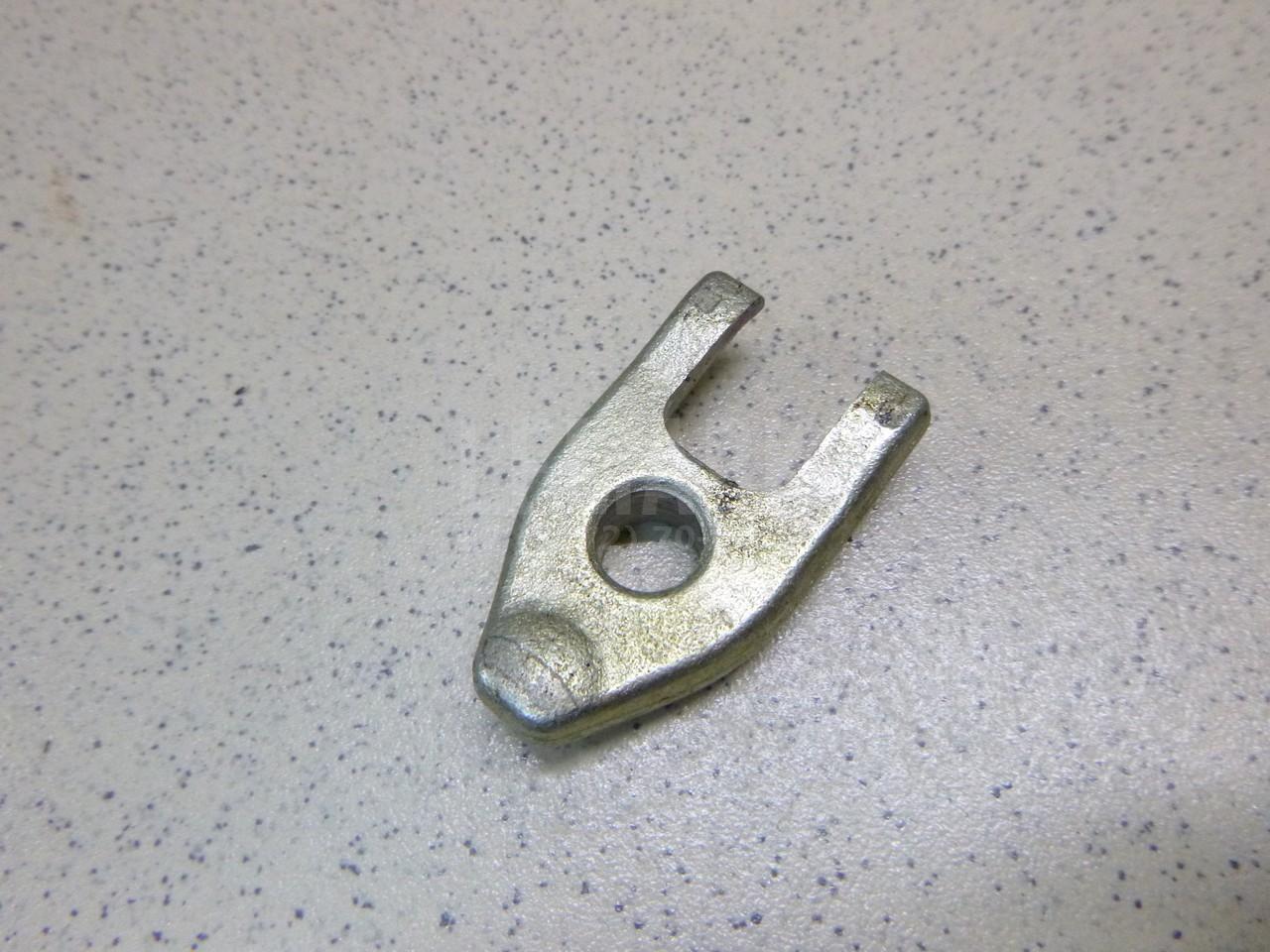 Кронштейн форсунки 1661000Q0A Nissan