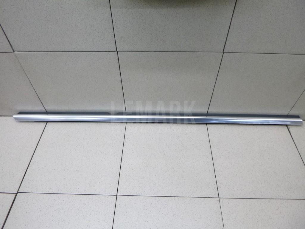 Накладка стекла заднего правого 3C8839476F3Q7 VAG