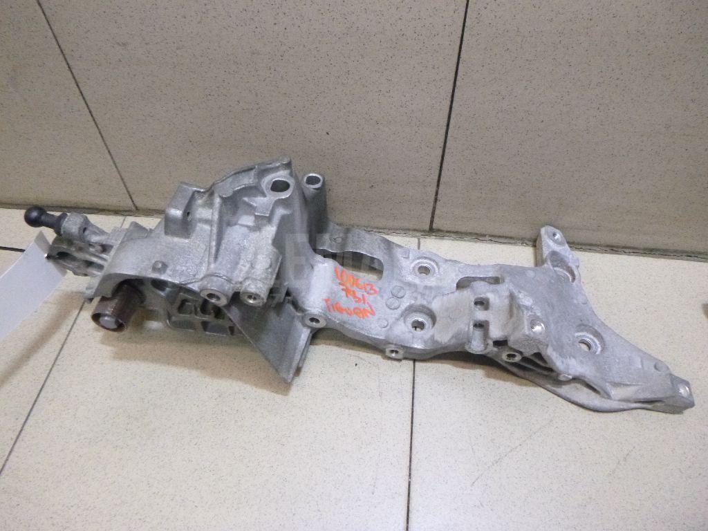 Кронштейн генератора 04L903141B VAG