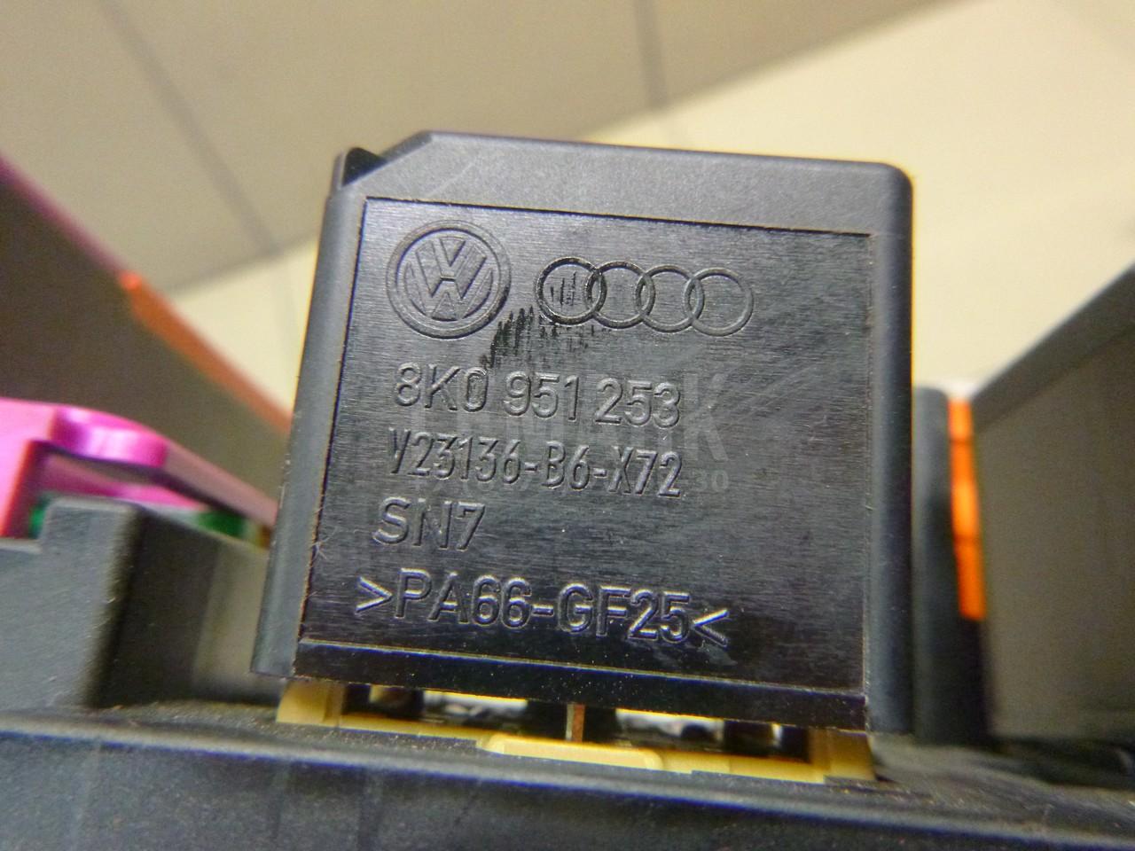 Блок предохранителей для  Audi 100 [C4] 1991-1994