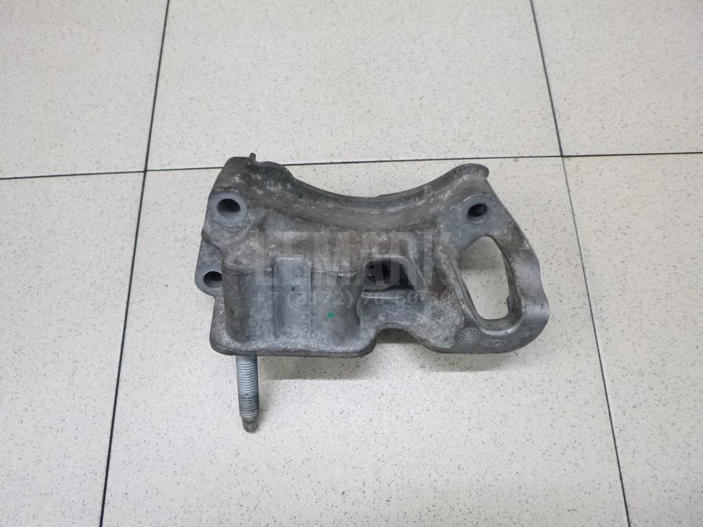 Кронштейн двигателя правый 1595367 Ford