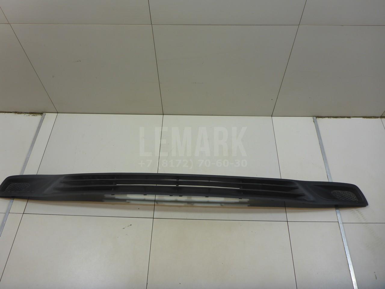 Решетка в бампер центральная 865854H010 Hyundai-Kia