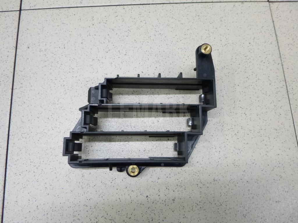 Кронштейн (сопут. товар) для  Audi 80/90 [B4] 1991-1995