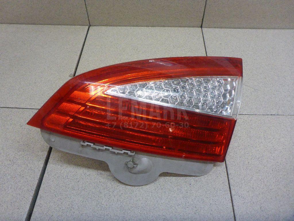 Фонарь задний внутренний правый 1486767 Ford