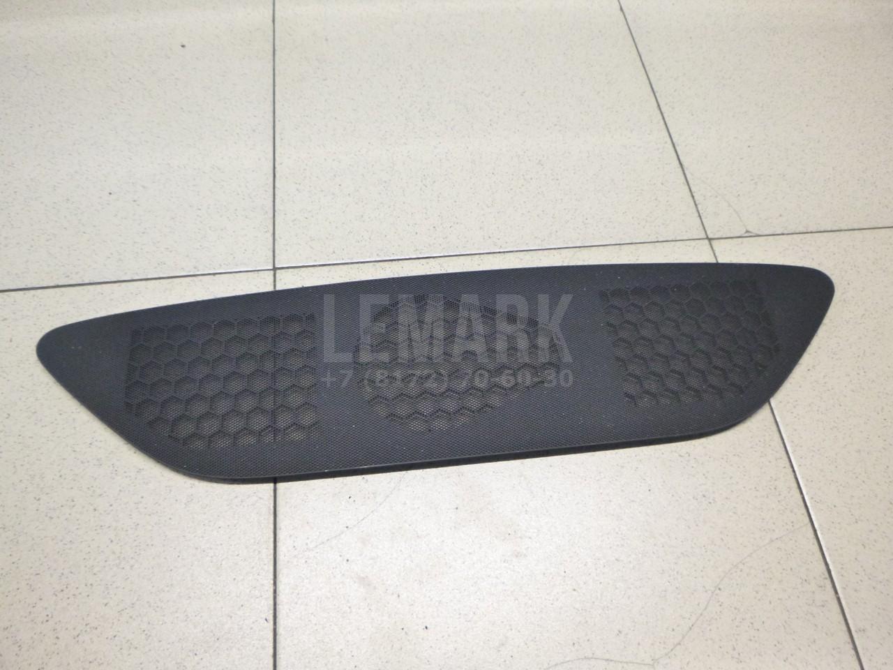 Решетка динамика 7P6819153A81U VAG