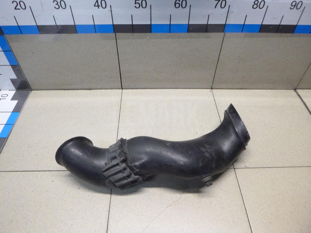 Патрубок воздушного фильтра 7P6129609A VAG