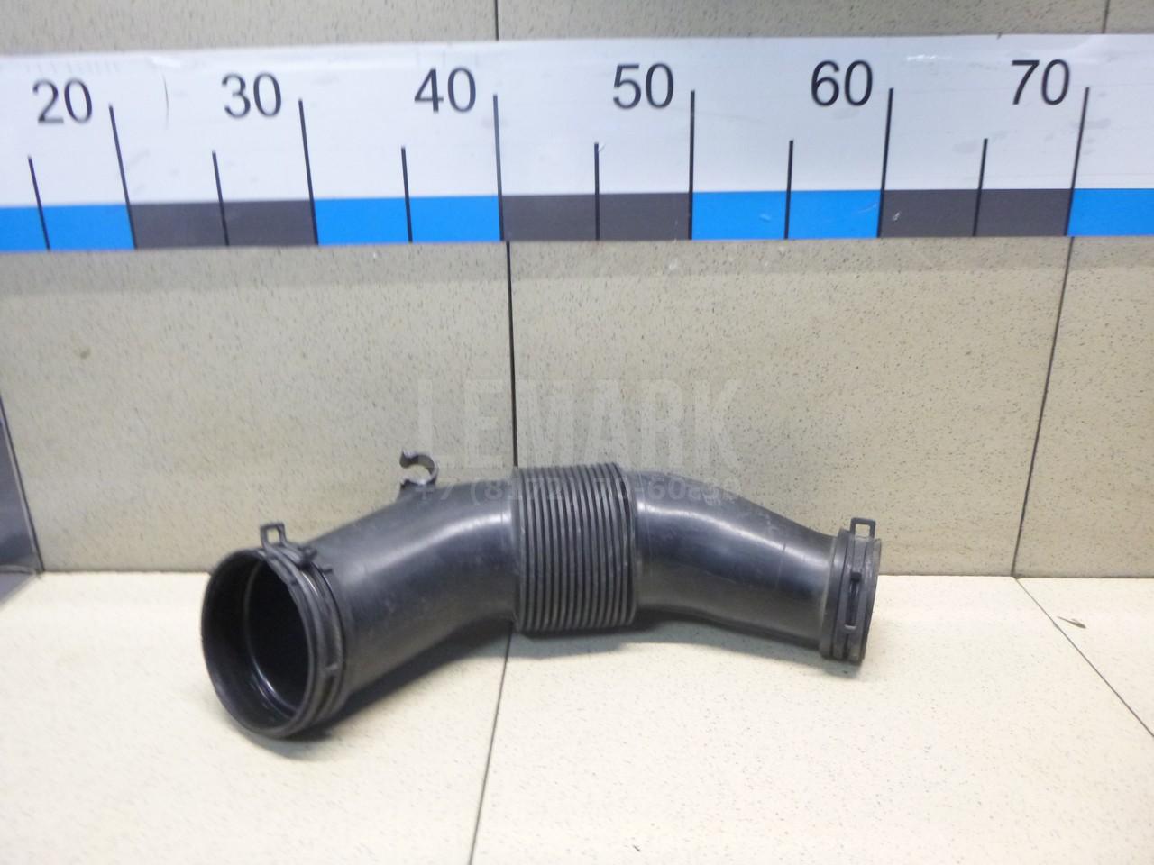 Патрубок воздушного фильтра 7P0129627B VAG