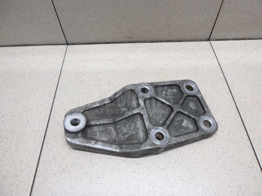 Кронштейн редуктора 523910R030 Toyota