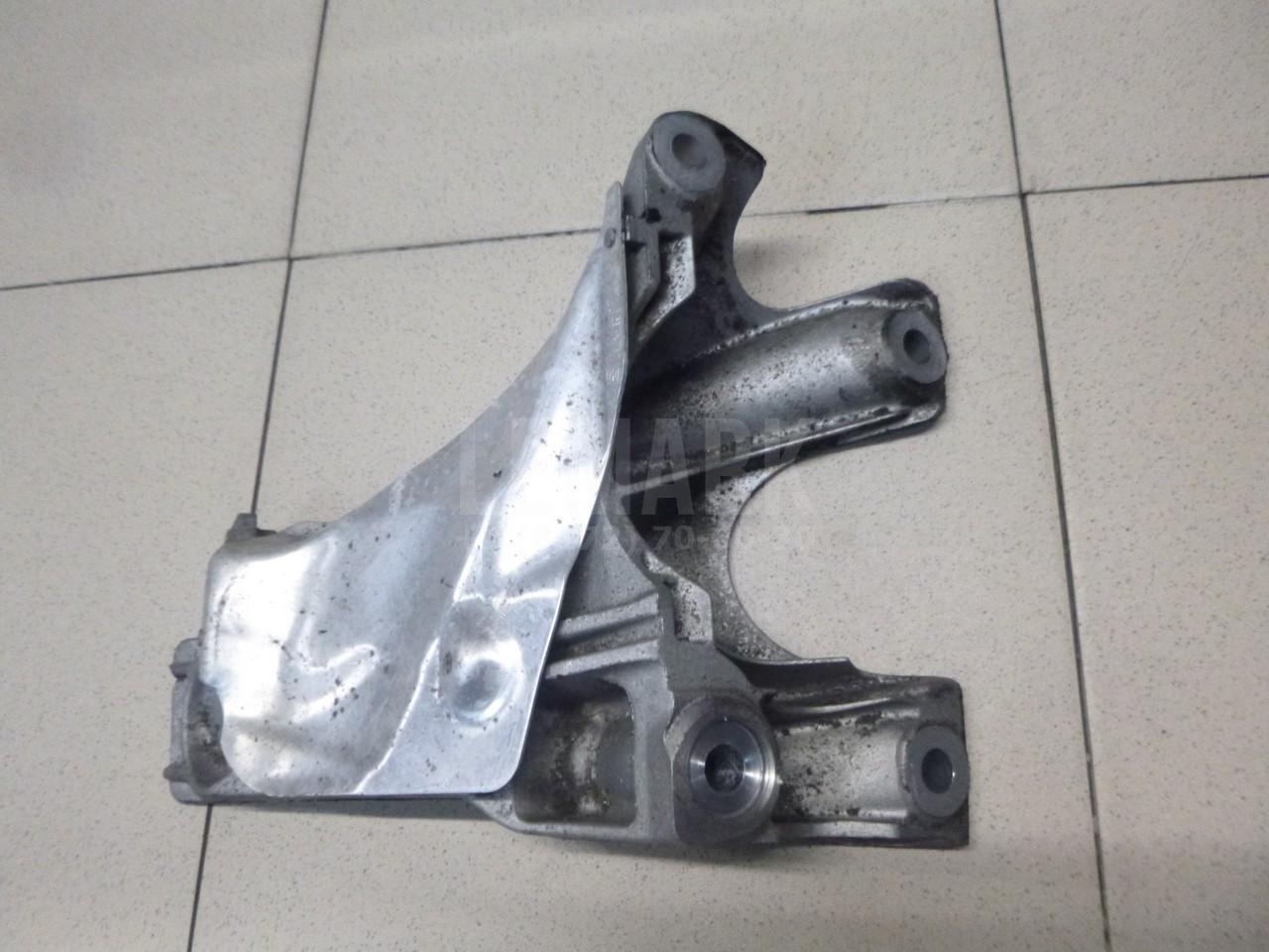 Кронштейн двигателя правый для  Acura MDX 2001-2006