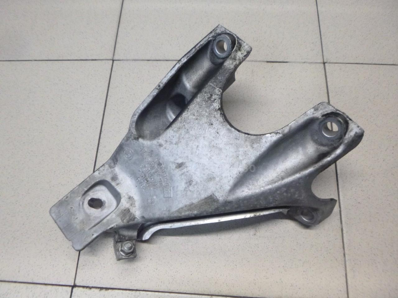 Кронштейн двигателя правый для  Acura MDX 2001-2006