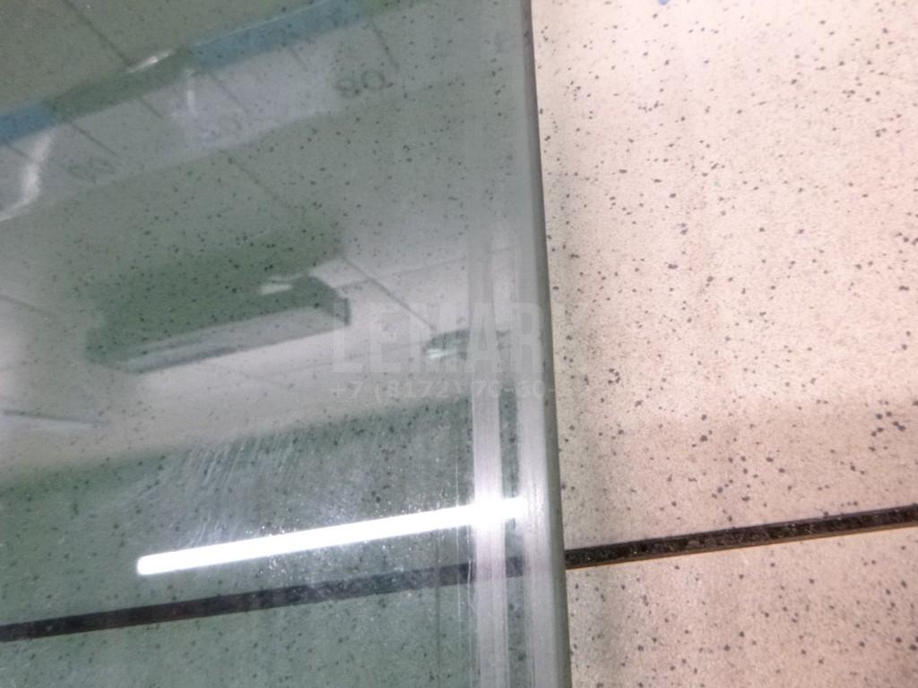 Стекло двери задней левой