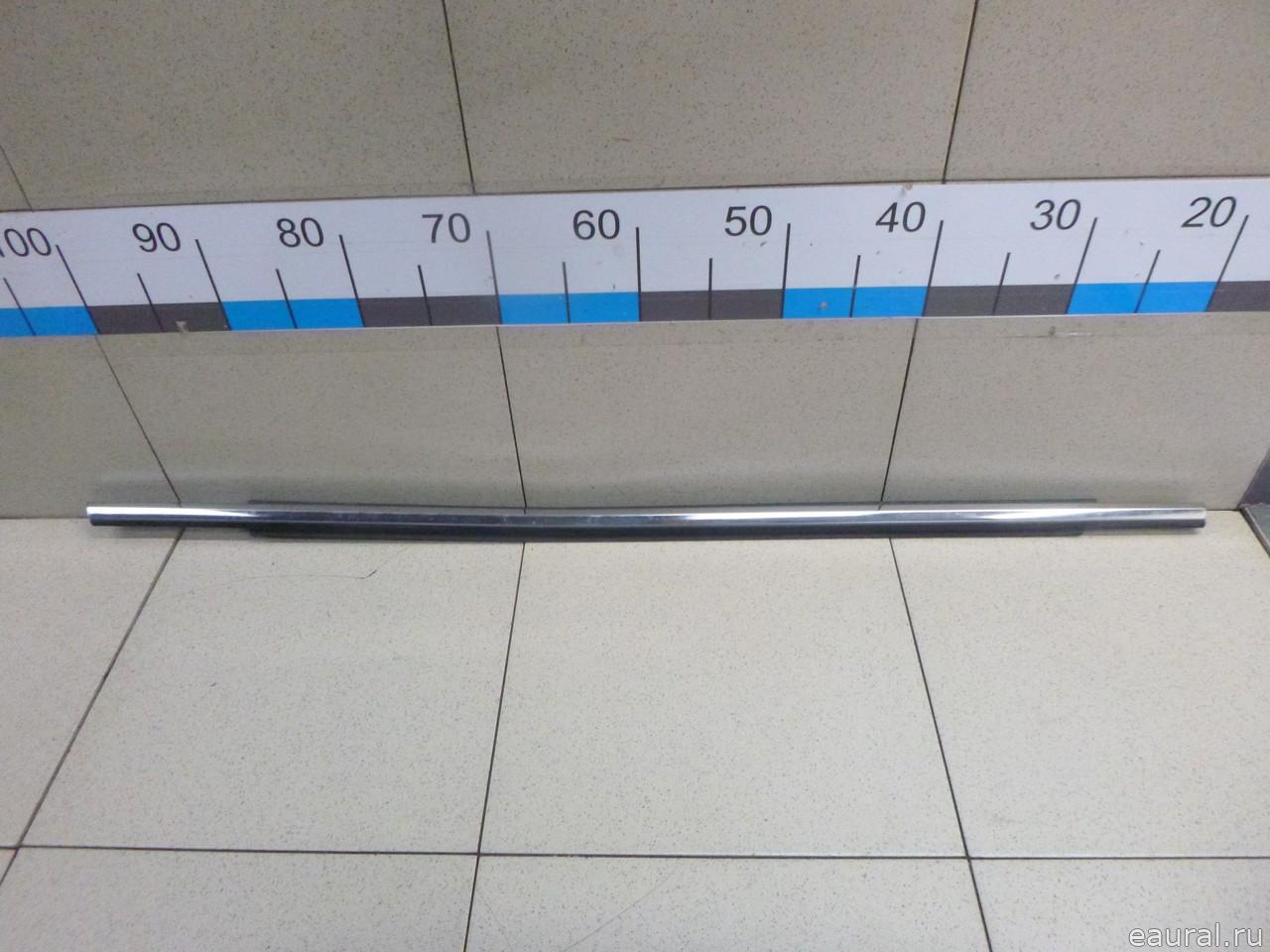 Накладка стекла заднего левого