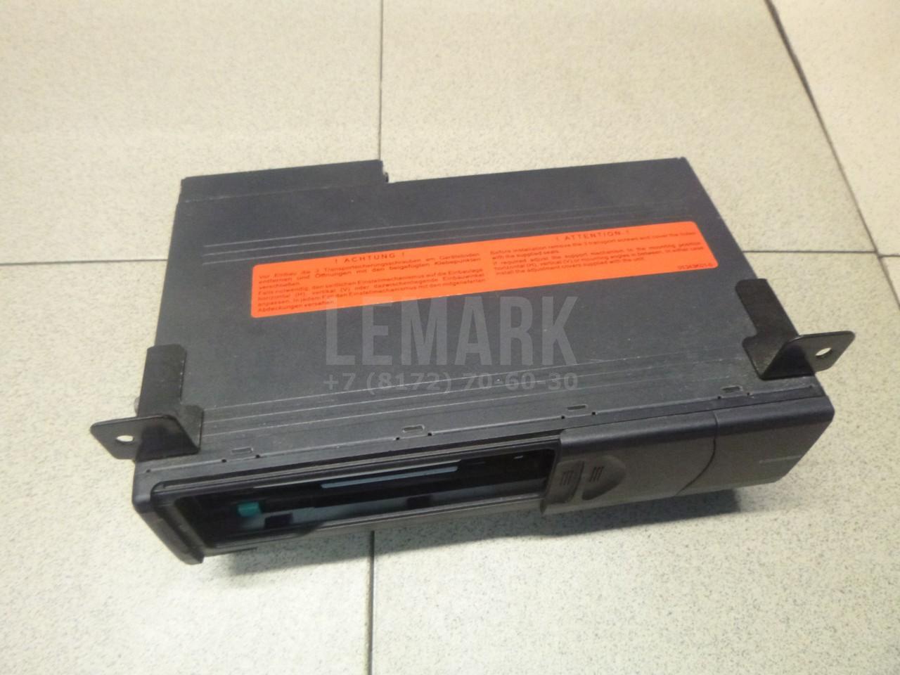 Чейнджер компакт дисков для  BMW 1-serie E82/E88 2007-2013