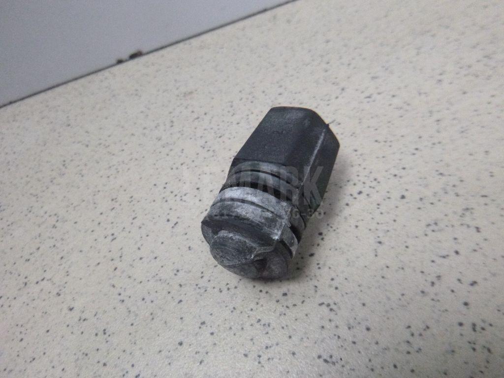 Отбойник капота