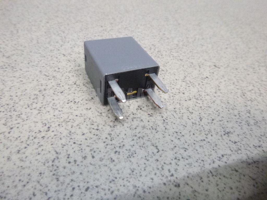 Реле 13500127 GM
