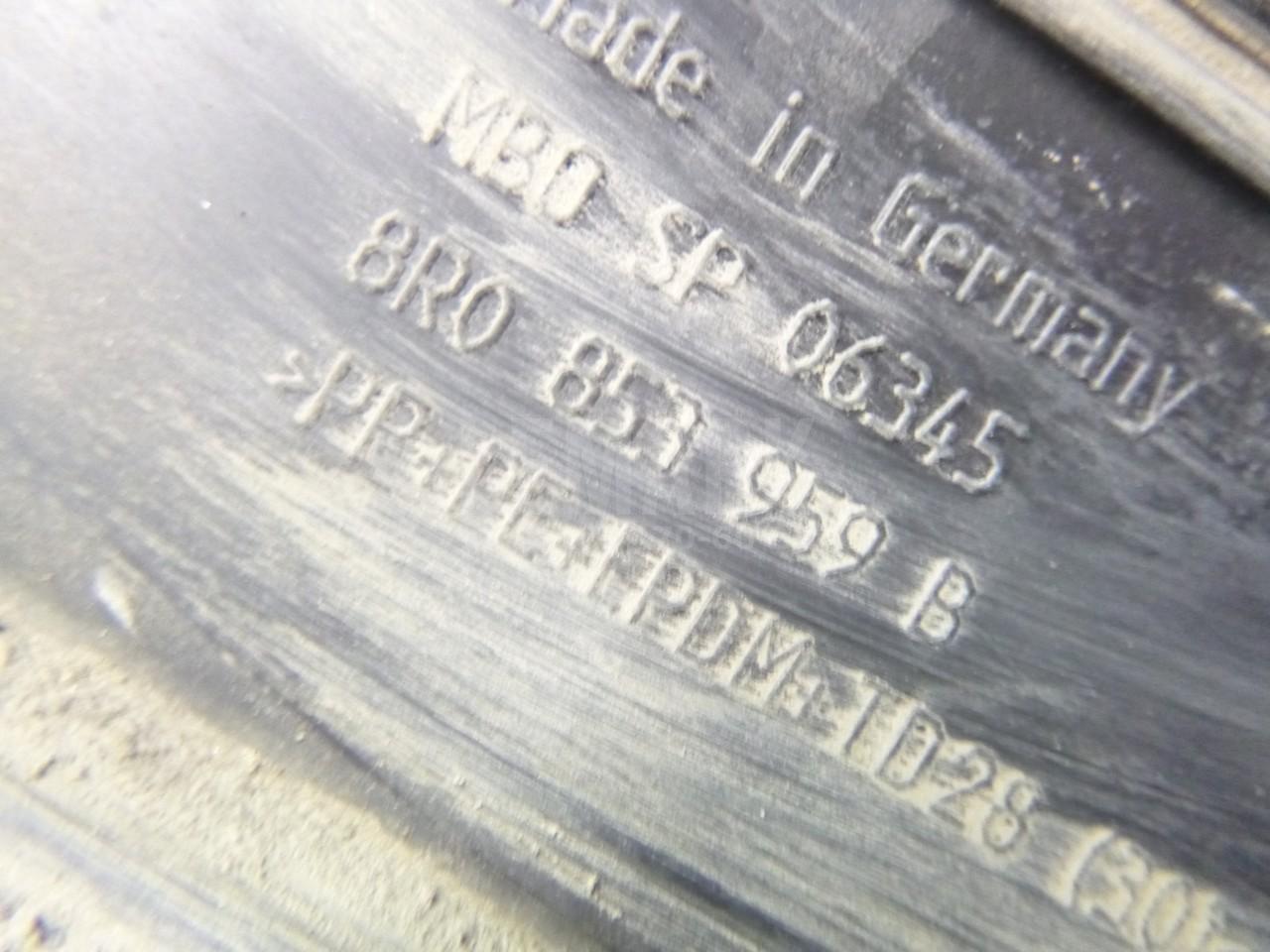 Накладка двери передней левой для  BMW 1-serie E82/E88 2007-2013